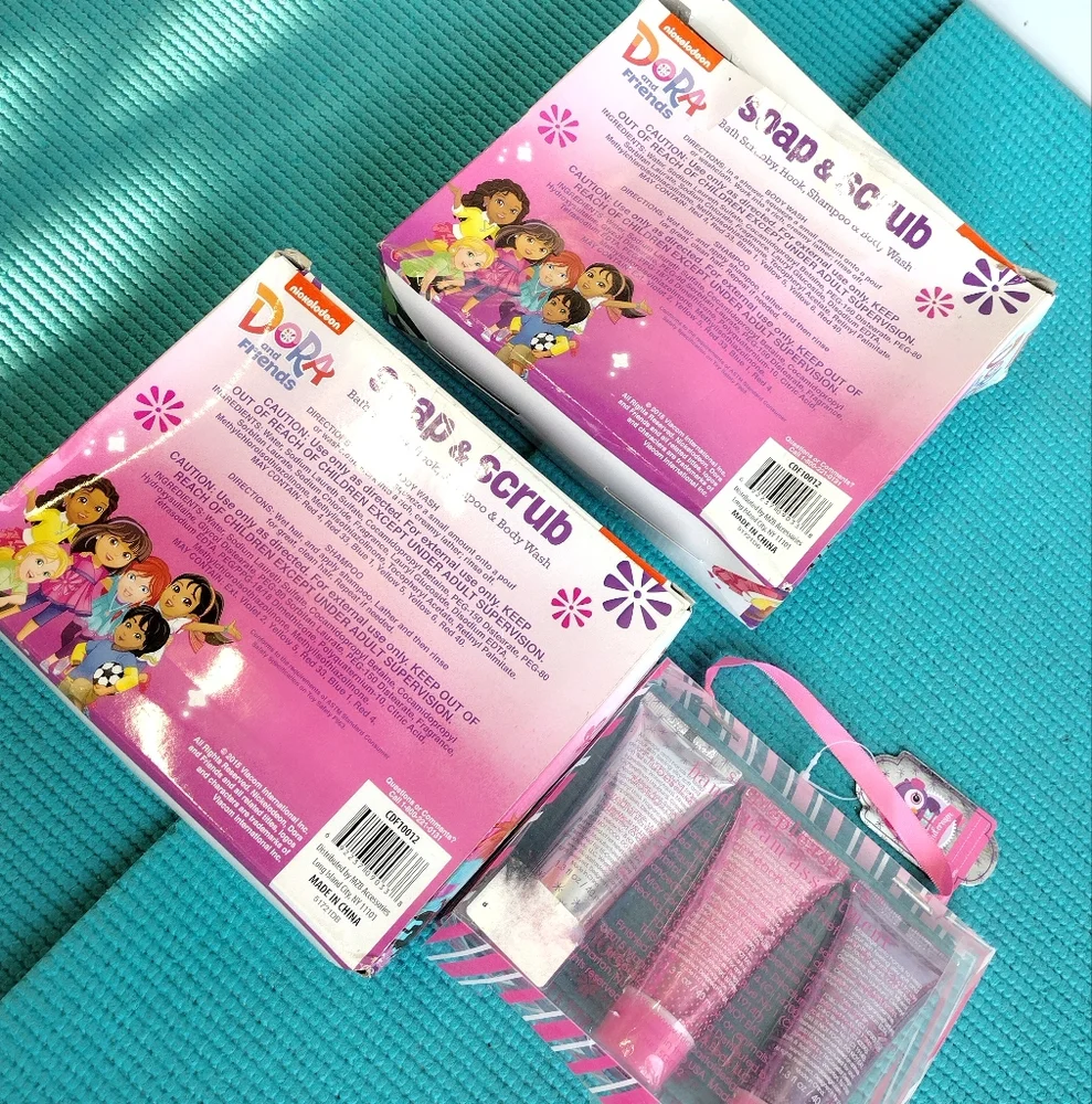 (3) Gift Sets - Dora The Explorer Shampoo & Body Wash & Hand cream Sets